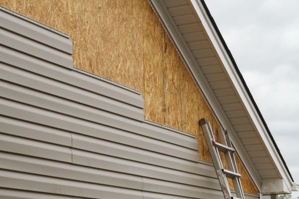Loose Siding Replacement in Lincoln
