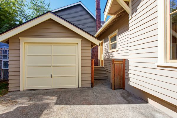 Garage Siding Replacement in Lincoln